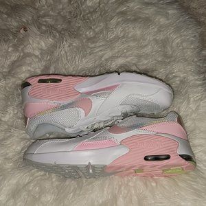 NIKE GIRLS AIR MAX EXCEE SNEAKER - WHITE